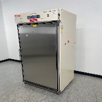 Thermo Forma 3950 Reach-In CO2 Incubator image 1